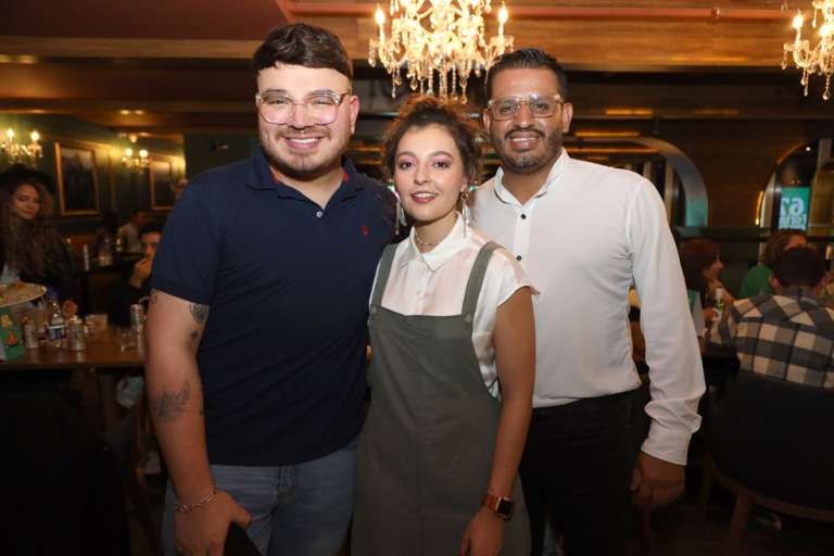 Sebastián Sánchez, Heidi Carrasco y Iván Brown