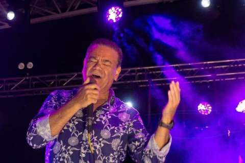 Iván Villazón presenta el mosaico de carnaval “Quien lo vive”