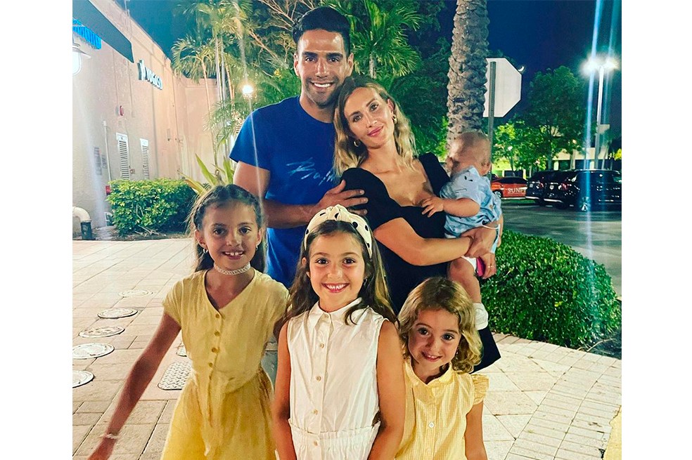 Falcao y su esposa, Lorelei Tarón son padres de Dominique, Desirée, Annette y Jedidiah.