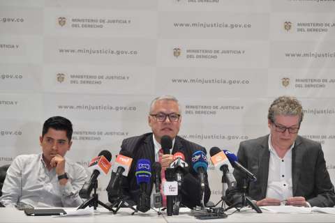 Gobierno Petro analiza si bandas criminales caben en Justicia y Paz de Uribe