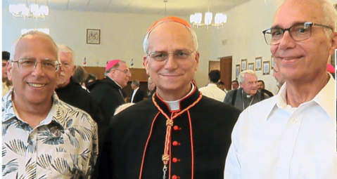 El papa León XIV jugaba a dar misa en el patio: hablan los hermanos Prevost