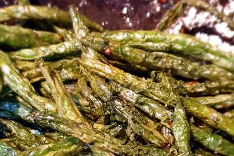 Harry Sasson: receta para preparar habichuelines fritos con ajo y cilantro