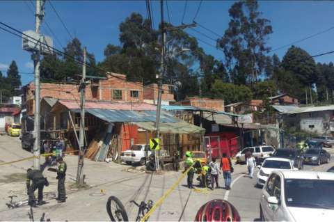 Accidente en vía a La Calera dejó un ciclista muerto y otros tres heridos