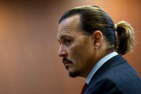 Johnny Depp, acusado por Ellen Barkin de haber sido drogada y abusada por él