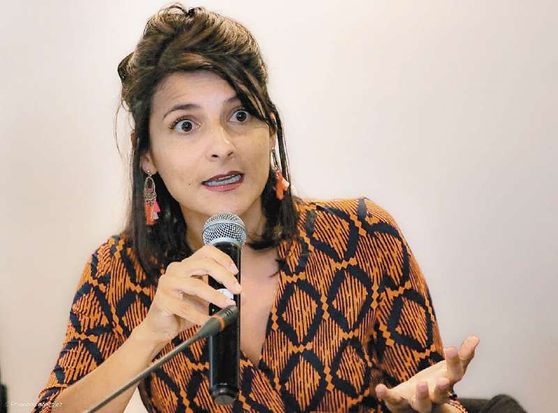 ¿Los tenis de la ministra de Minas afectan los códigos de vestimenta?