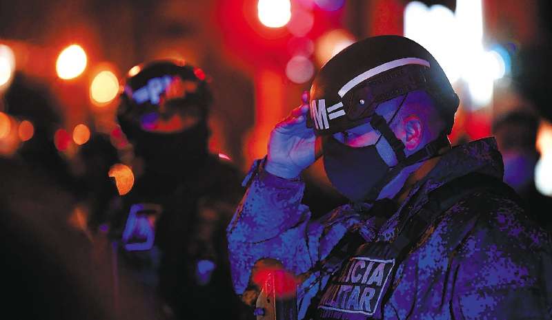 La semana pasada inició el acompañamiento militar en las calles de Bogotá.