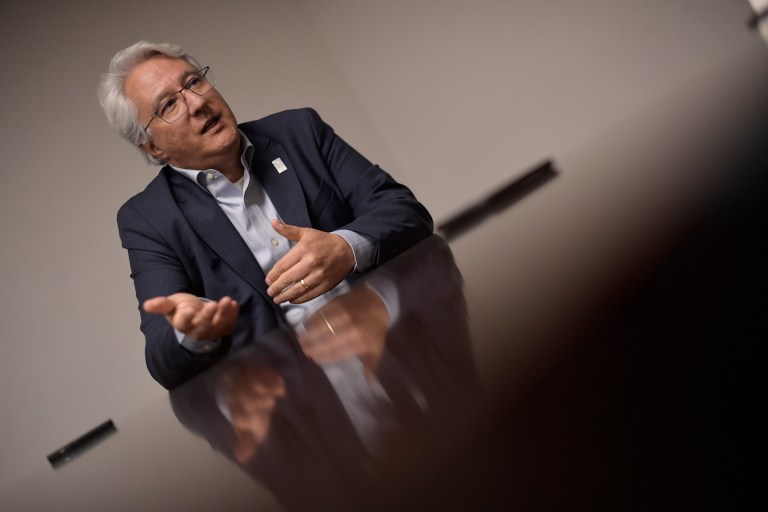 Polémica junta extraordinaria tiene en vilo al gerente del metro de Medellín