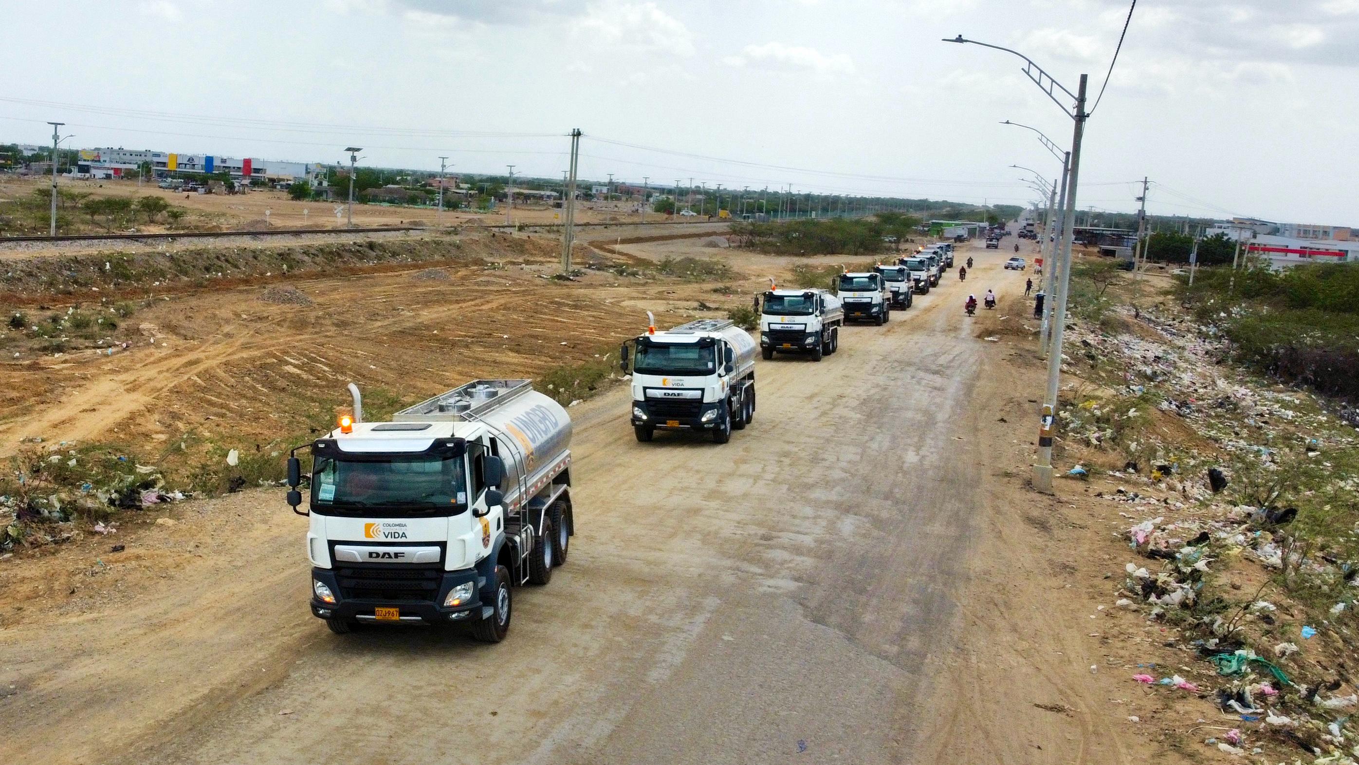 Carrotanques en La Guajira.