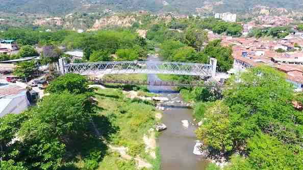 Encontraron cadáver arrastrado por creciente de un río entre Floridablanca y Girón