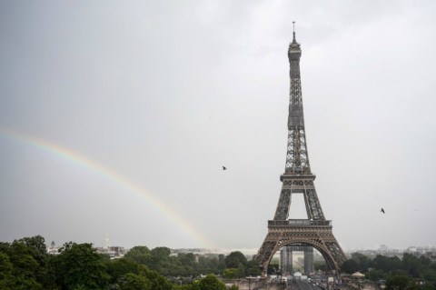 Erika LaBrie, la mujer que tiene objetofilia y que se “casó” con la Torre Eiffel