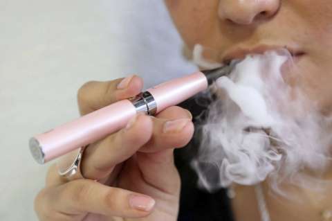 Cigarrillo electrónico podría ser más cancerígeno que el tabaco, según estudio