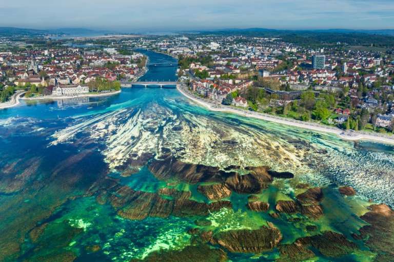 Marea baja II de Sebastián Wohlfeil muestra el lago de Constanza, en Alemania, conocido por ser uno de los depósitos de agua dulce más importantes de Europa.