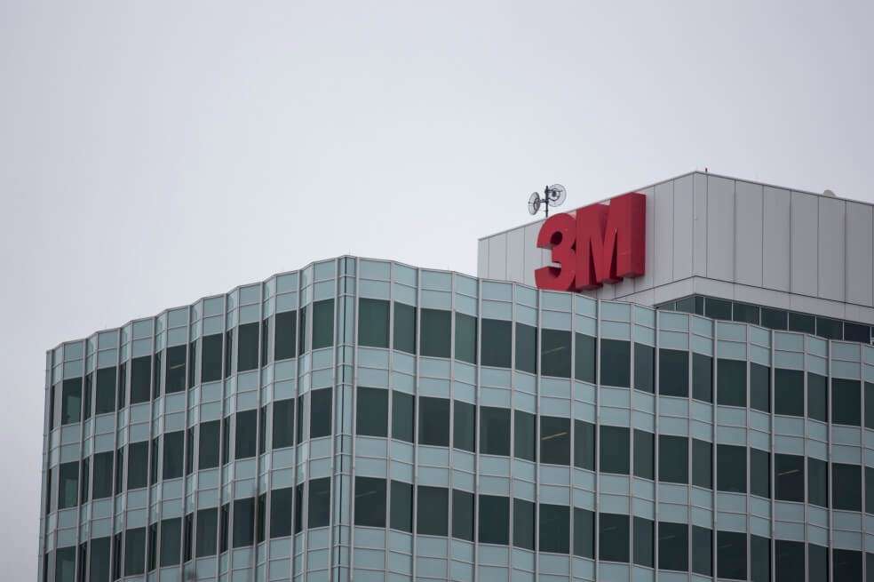 El grupo 3M espera cerrar el trato a finales de este año.  / Bloomberg. 