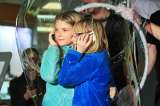 El récord de más personas hablando por celular en una burbuja