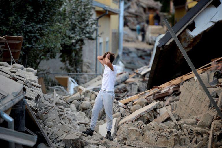 Desgarradoras imágenes del terremoto que sacudió Italia
