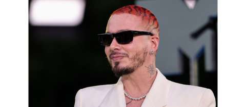 J Balvin le respondió a seguidor que lo criticó por sus nuevas canciones