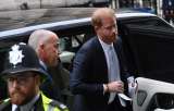 El príncipe Harry llegó a Londres para visitar a su padre, el rey Carlos III