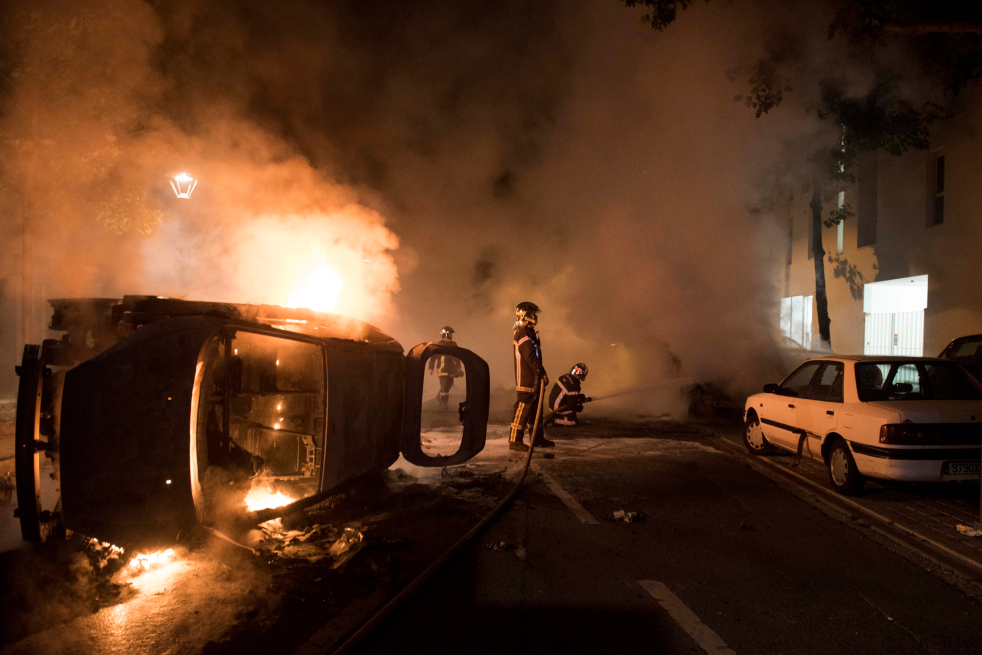 Segunda noche de disturbios en Nantes (Francia) por la muerte de un joven a manos de la policía. / AFP