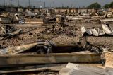 Campamento que albergaba a 1.500 migrantes en Francia evacuado tras voraz incendio