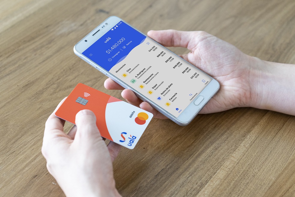 Ualá llega a Colombia con una tarjeta que permite hacer compras en establecimientos físicos y digitales.
