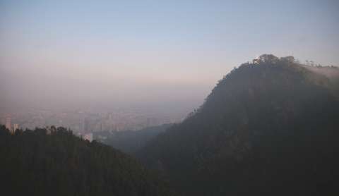 Calidad del aire en Bogotá comprometida por incendios forestales de Tolima