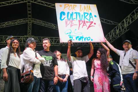 Los efectos de la presencia de nueve jefes criminales en acto de Petro en Medellín