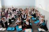 Las escuelas secretas donde las niñas afganas desafían a los talibanes