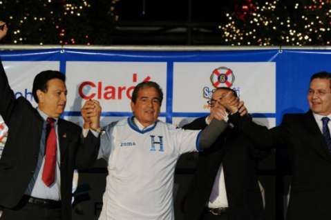 Jorge Luis Pinto tendrá una dura prueba al dirigir a una renovada Honduras