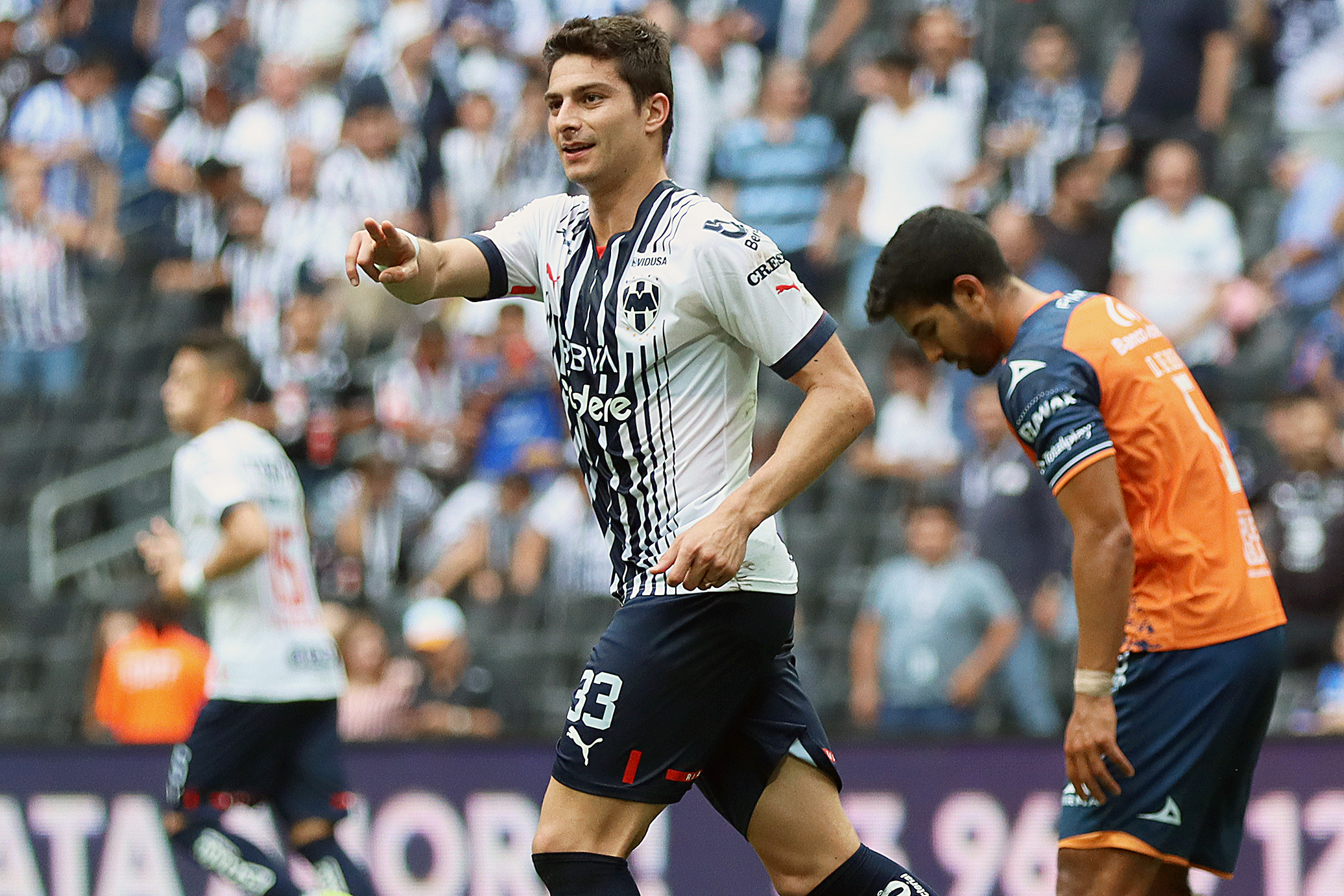 MEX9631. MONTERREY (MÉXICO), 26/07/2022.- Stefan Medina de Monterrey celebra un gol ante Puebla, durante un partido de la jornada 5 del torneo Apertura 2022 de la Liga MX, disputado en el estadio BBVA, en Monterrey (México). EFE/ Antonio Ojeda