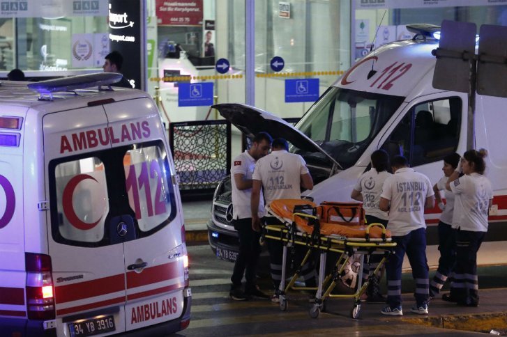Un menor de edad, la última víctima de atentado en aeropuerto de Estambul