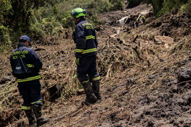 Organismos de socorro trabajan este 14 de noviembre en la zona de Arboreto, en La Calera, para tratar de encontrar a una persona reportada como desaparecida.
