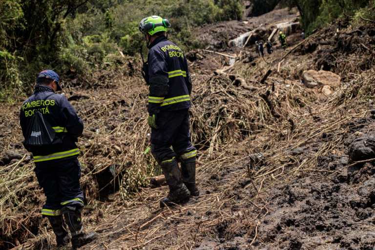Organismos de socorro trabajan este 14 de noviembre en la zona de Arboreto, en La Calera, para tratar de encontrar a una persona reportada como desaparecida.