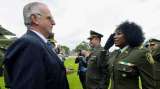 Por primera vez una oficial colombiana logra llevar su pelo afro sin alisar