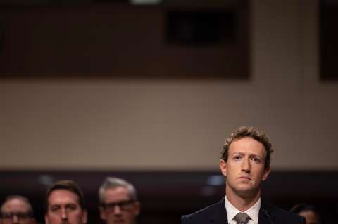 Video: Zuckerberg pide perdón a víctimas de abuso infantil en redes sociales