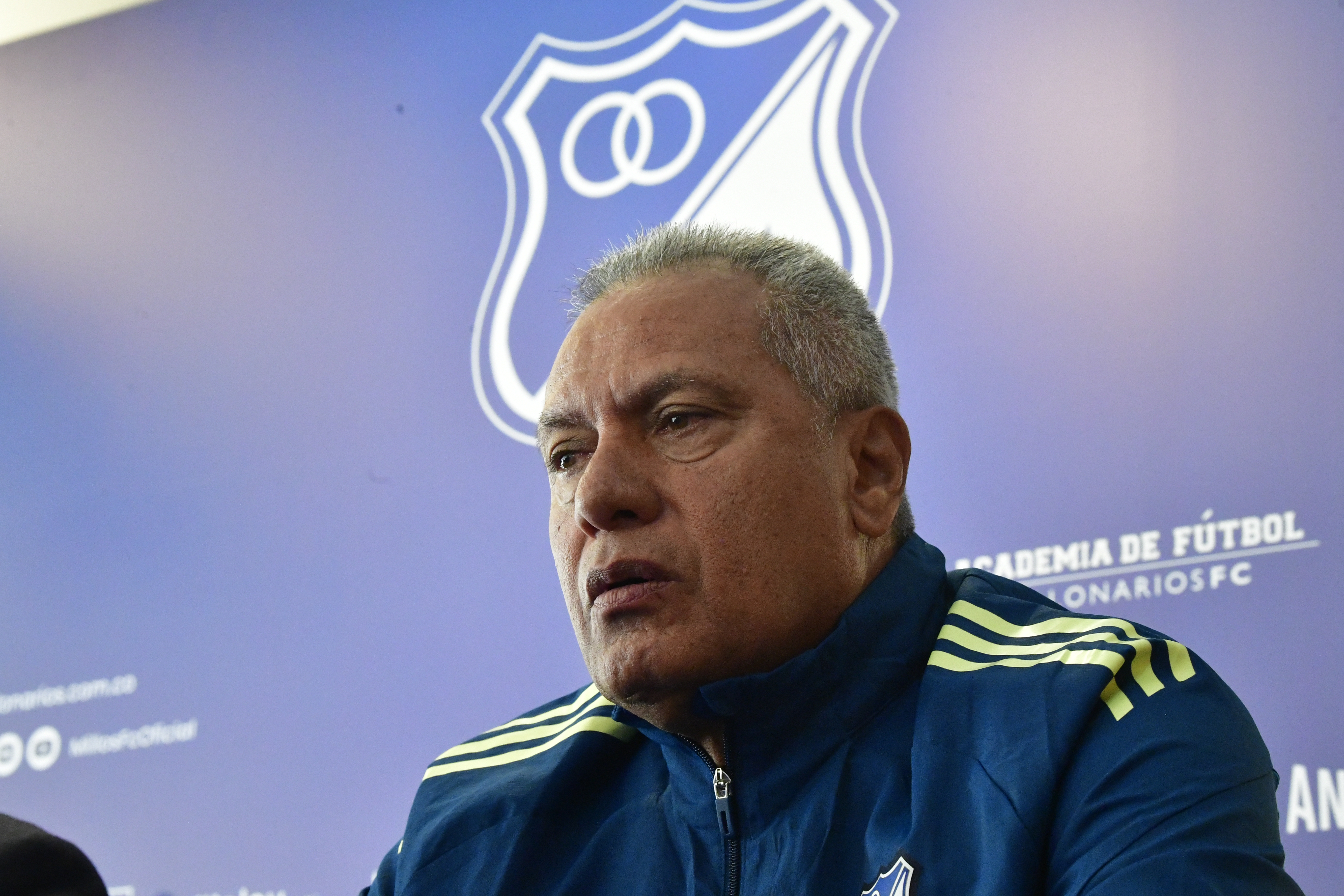 Técnico de Millonarios durante rueda de prensa