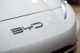 BYD desplaza a Tesla y se encamina a liderar las ventas globales de autos eléctricos