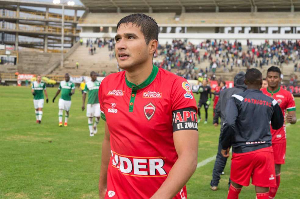 Larry Vásquez jugó de 2013 a 2017 en Patriotas, antes de jugar en el Tigres de México. / @patriotasboySA