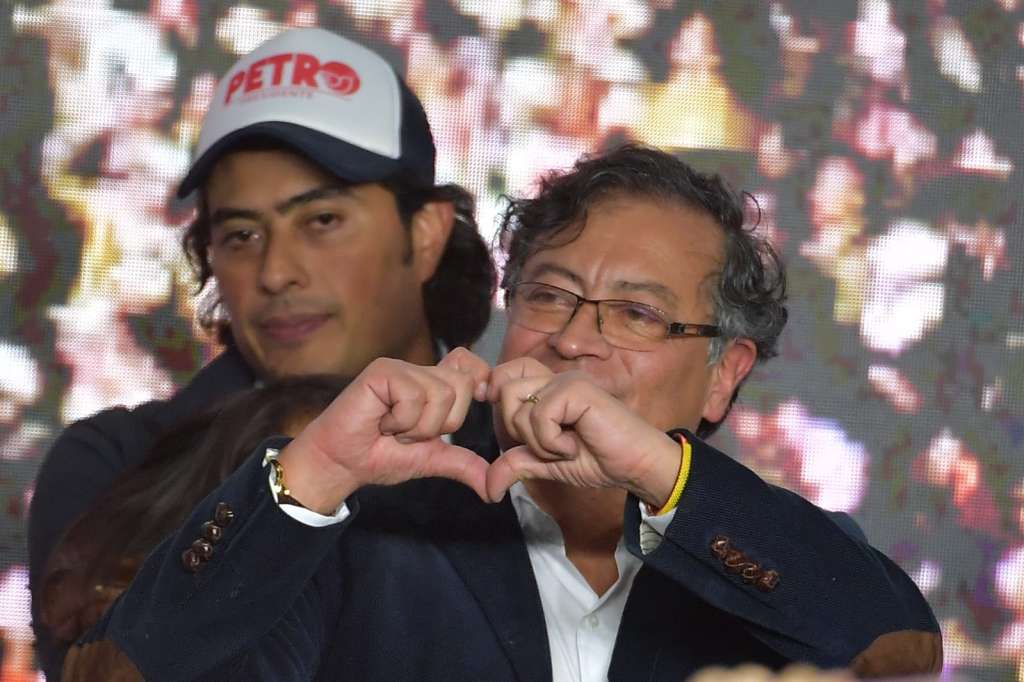 Gustavo Petro y su hijo mayor Nicolás.