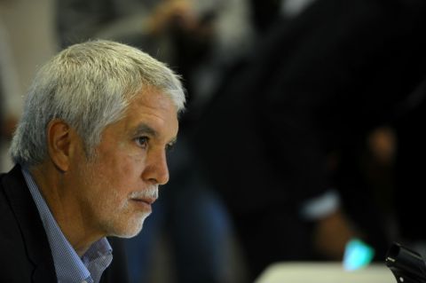 Peñalosa supera a Petro en niveles históricos de desaprobación