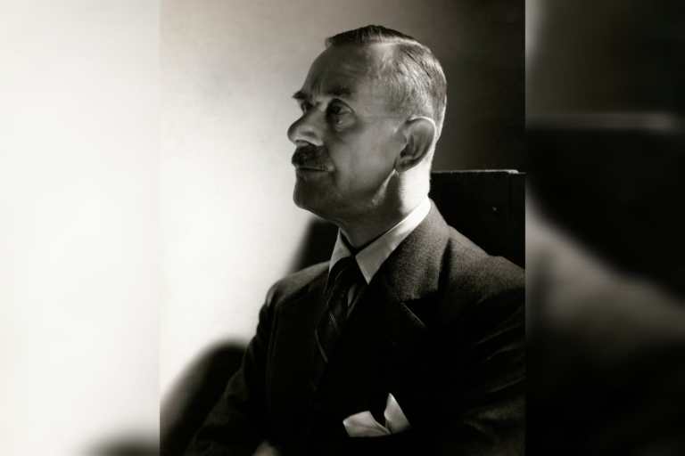 150 años del autor que escribió la decadencia con belleza