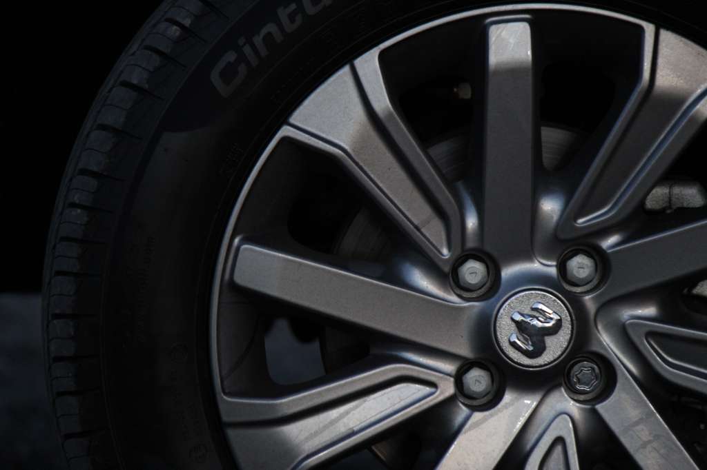 La especificación de las llantas es de 185/60 R15.