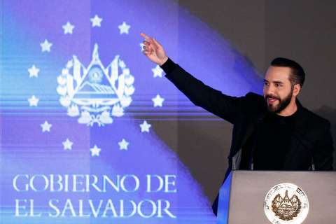 En El Salvador murió la democracia