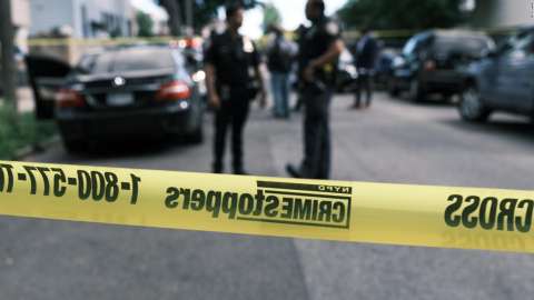 Cuatro muertos y 34 heridos en un fin de semana de tiroteos masivos en EE. UU.