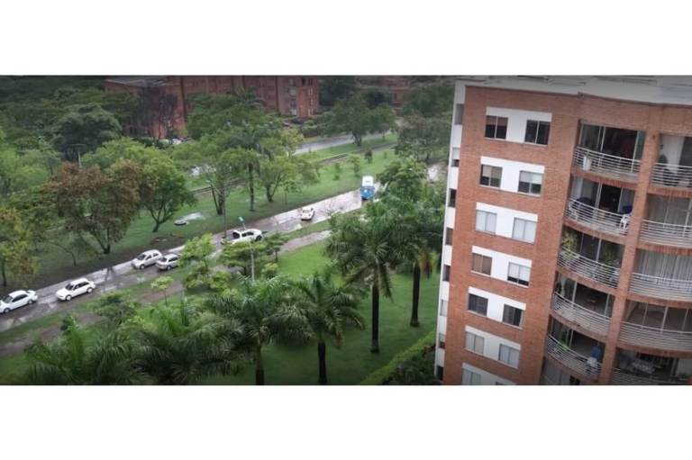 Investigan la muerte de una mujer que cayó del piso 12 de un edificio en Cali