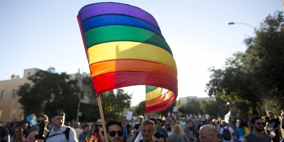 ¿Conoces el origen de la bandera LGBT?