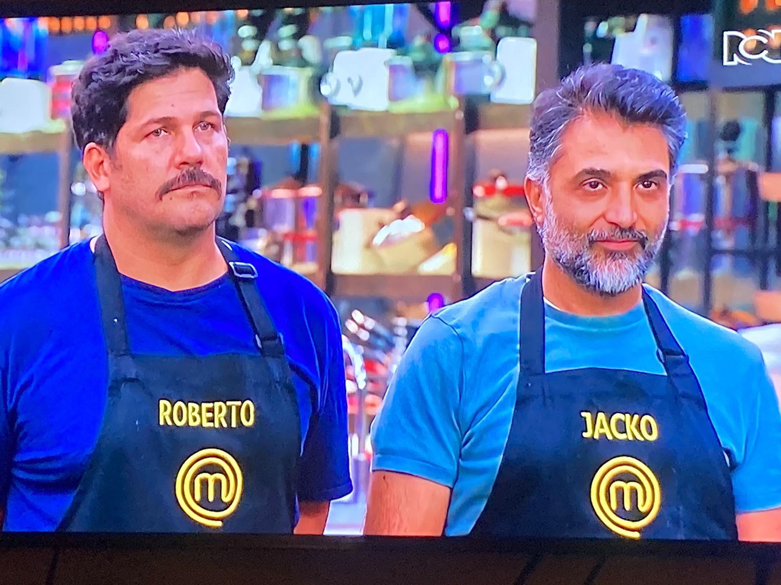 Tras su eliminación de ‘MasterChef Celebrity’, el actor Roberto Cano no se guardó nada y reveló quiénes de sus excompañeros no merecen estar en la competencia.