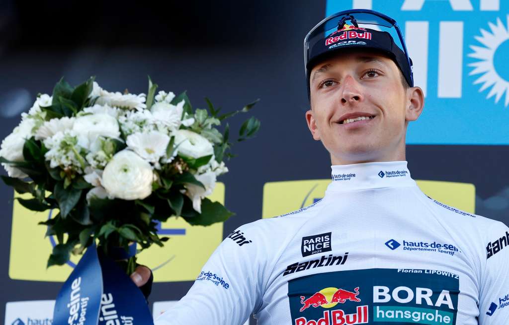 NICE (France), 16/03/2025.- German rider Florian Lipowitz of Red Bull Bora Hansgrohe team celebrates on the podium winning the best young jersey after the final stage of the Paris-Nice cycling race over 119.9km from Nice to Nice, France, 16 March 2025. (Ciclismo, Francia, Niza) EFE/EPA/SEBASTIEN NOGIER