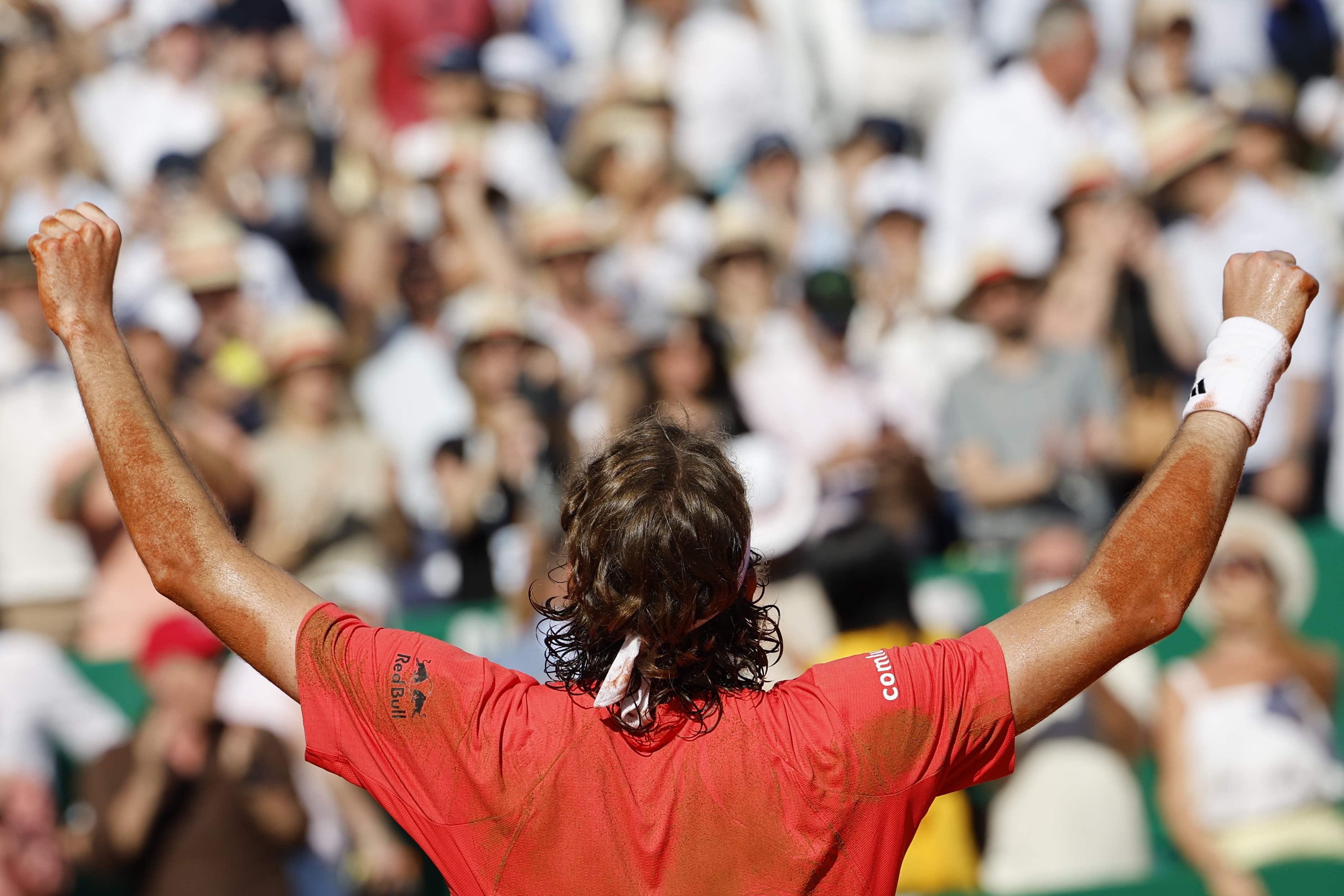 Roquebrune Cap Martin (France), 21/02/2024.- Stefanos Tsitsipas of Greece celebrates after winning his final match against Casper Ruud of Norway at the ATP Monte Carlo Masters tennis tournament in Roquebrune Cap Martin, France, 14 April 2024. (Tenis, Francia, Grecia, Noruega) EFE/EPA/Sebastien Nogier