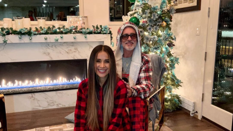 Miguel Varoni y Catherine Siachoque sorprendieron con curiosos disfraces de Navidad