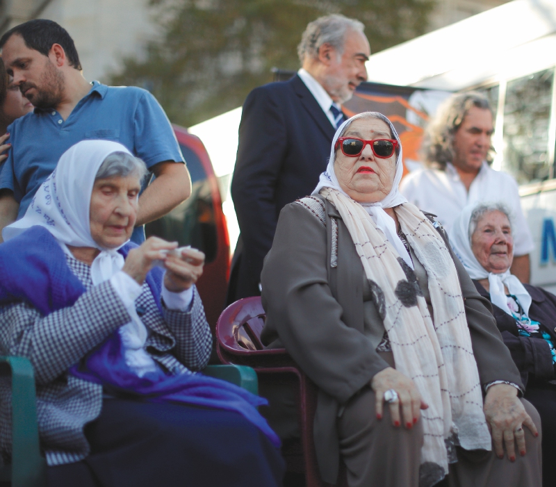 Desde 1977, las Abuelas de Plaza de Mayo buscan a 500 bebés robados. Ya han encontrado 130.
